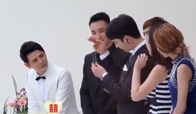 “今年甲骨文企业的拉里·埃里森因特斯拉投资受到压制” “今年甲骨文企业的拉里·埃里森因特斯拉投资受到压制”